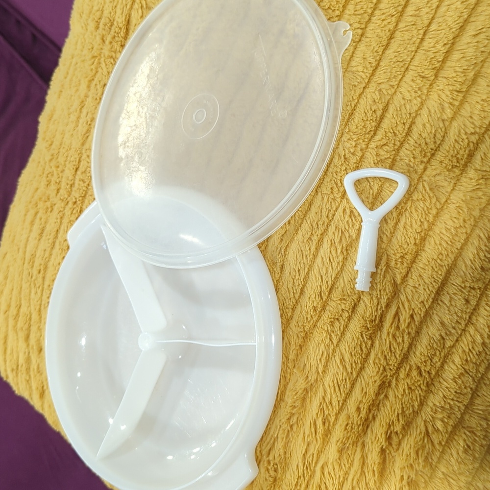 Tupperware White Suzette Serving Tray 🤍⚪◻️